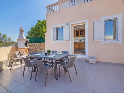 Search and Stay destination Guia, Faro - Portugal from AU$ 366. Sol