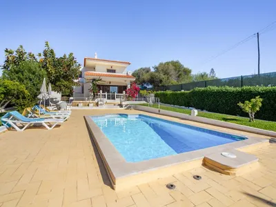 Search and Stay destination Albufeira, Faro - Portugal from AU$ 342. Vivenda Deolinda