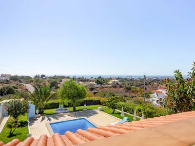 Search and Stay destination Albufeira, Faro - Portugal from AU$ 342. Vivenda Deolinda