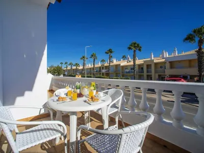 Search and Stay destination Guia, Faro - Portugal from AU$ 221. Orquídea