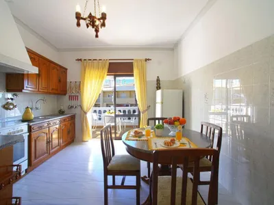 Search and Stay destination Guia, Faro - Portugal from AU$ 221. Orquídea