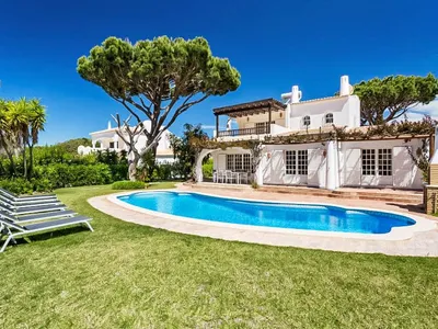 Search and Stay destination Vilamoura, Faro - Portugal from AU$ 423. Villa Verde