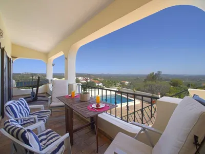 Search and Stay destination São Bartolomeu de Messines, Faro - Portugal from AU$ 408. Vista