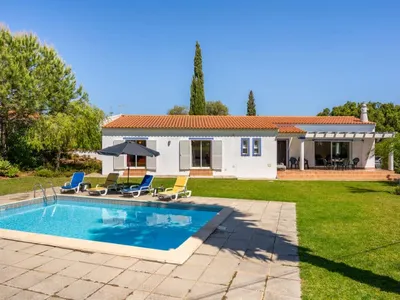 Search and Stay destination Porches, Faro - Portugal from AU$ 284. Monte Quercus (PRH100)