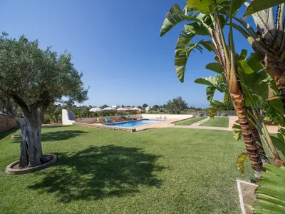 Search and Stay destination Lagoa, Faro - Portugal from AU$ 292. Alto da Rafoia (CRV130)