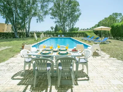 Search and Stay destination Alvor, Faro - Portugal from AU$ 384. Villa Golf (PMO115)