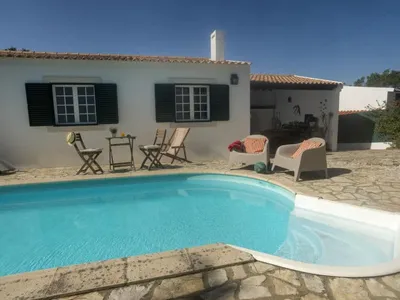 Search and Stay destination Sesimbra, Setúbal - Portugal from AU$ 489. Mar Prata