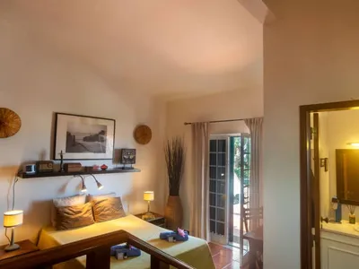 Search and Stay destination Sesimbra, Setúbal - Portugal from AU$ 489. Mar Prata