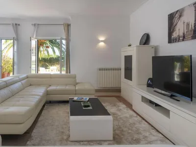 Search and Stay destination Cascais, Lisboa - Portugal from AU$ 487. Girassol