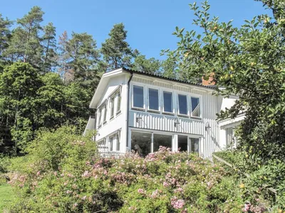 Search and Stay destination Norrkrog, Östergötlands län - Sweden from AU$ 70. Stegeborg Sjöstugan (OST104)