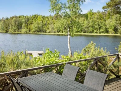 Search and Stay destination Frändefors, Västra Götalands län - Sweden from AU$ 132. Kasen Sjökanten (DAL003)