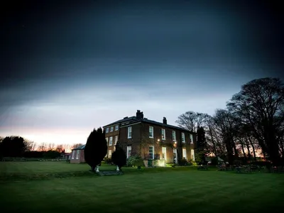 Search and Stay destination Little Weighton, England - United Kingdom from AU$ 239. Rowley Manor Hotel -  4 Poster Deluxe Double
