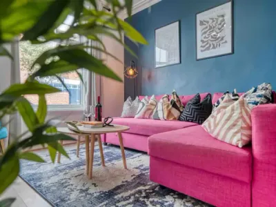 Search and Stay destination Southsea, England - United Kingdom from AU$ 374. Rugby Heights -3 Bed Townhouse, Sleeps 6, w/Parking, Pet Friendly