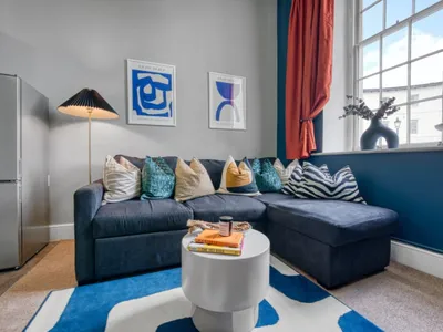 Search and Stay destination Gloucestershire, England - United Kingdom from AU$ 743. 2 BR Stunning Chic Apt, Central w/Parking,Nr Docks