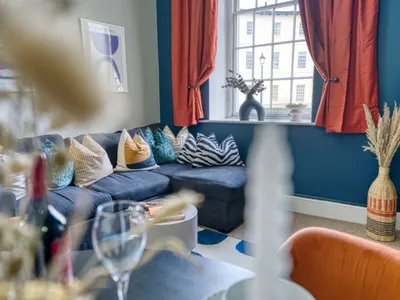 Search and Stay destination Gloucestershire, England - United Kingdom from AU$ 743. 2 BR Stunning Chic Apt, Central w/Parking,Nr Docks