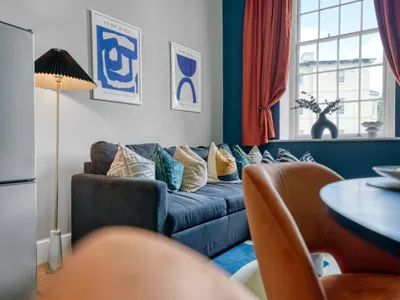Search and Stay destination Gloucestershire, England - United Kingdom from AU$ 743. 2 BR Stunning Chic Apt, Central w/Parking,Nr Docks