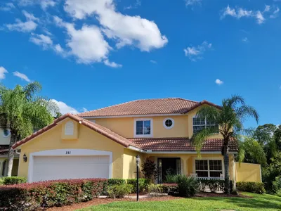 Search and Stay destination FL - United States from AU$ 347. Treetops