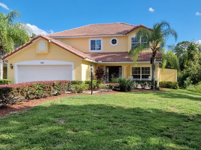Search and Stay destination FL - United States from AU$ 347. Treetops