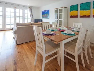 Search and Stay destination South Cerney, England - United Kingdom from AU$ 200. Windrush Lake – Cotswold Water Park