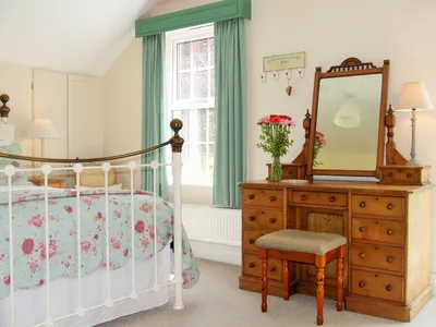 Search and Stay destination Lobhillcross, England - United Kingdom from AU$ 250. Lobhill Farmhouse | The Green Room | Bed and Breakfast