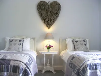 Search and Stay destination Lobhillcross, England - United Kingdom from AU$ 208. Lobhill Farmhouse | The White Room | Bed and Breakfast