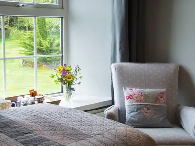 Search and Stay destination Lobhillcross, England - United Kingdom from AU$ 208. Lobhill Farmhouse | The White Room | Bed and Breakfast