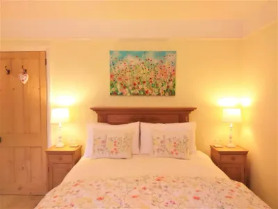 Search and Stay destination Lobhillcross, England - United Kingdom from AU$ 218. Lobhill Farmhouse | The Yellow Room | Bed and Breakfast