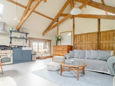 Search and Stay destination Kingsbridge, England - United Kingdom from AU$ 292. The Nest, Luxury Barn Conversion with a Hot Tub near the Sea