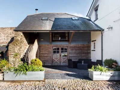 Search and Stay destination Kingsbridge, England - United Kingdom from AU$ 292. The Nest, Luxury Barn Conversion with a Hot Tub near the Sea