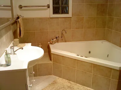 Search and Stay destination Lankeys Creek, NSW - Australia from AU$ 150. Hillview Oak B&B - Primrose Room