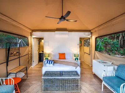 Search and Stay destination Nelly Bay, QLD - Australia from AU$ 199. Safari Tent 1 Queen size