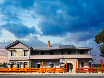 Search and Stay destination Capertee, NSW - Australia from AU$ 115. Royal Hotel Capertee Queen Room