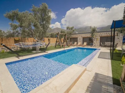 Search and Stay destination Caykoy, Antalya - Türkiye from AU$ 180. Villa Kaşlı Çayköy