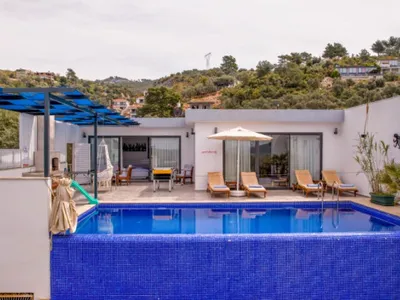Search and Stay destination Uzumlu, Antalya - Türkiye from AU$ 196. Villa Esra