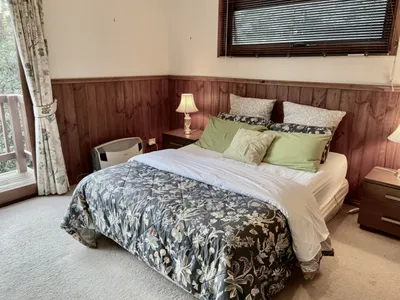 Search and Stay destination Olinda, VIC - Australia from AU$ 100. Cosy Room for 2 in Olinda Village - Cedar Suite