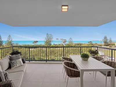 Search and Stay destination Alexandra Headland, QLD - Australia from AU$ 495. Panoramic Ocean View 2 bed 2 bath