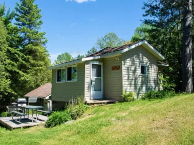 Search and Stay destination Cloyne, ON - Canada from AU$ 314. Woodview Cottage - Myers Cave Resort