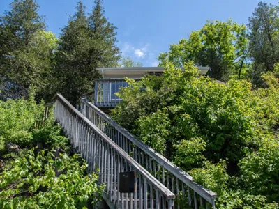 Search and Stay destination Cloyne, ON - Canada from AU$ 381. Lakeview Cottage - Myers Cave Resort