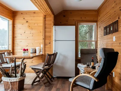 Search and Stay destination Cloyne, ON - Canada from AU$ 381. Lakeview Cottage - Myers Cave Resort