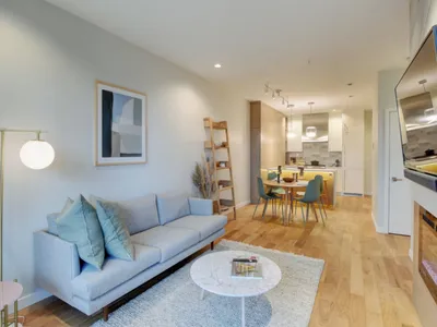 Search and Stay destination Victoria, BC - Canada from AU$ 153. The Oaks