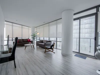 Search and Stay destination Old Toronto, ON - Canada from AU$ 564. Family Size 2 Bedroom 2 bathroom City View Suite (Sleeps 6) w. Balcony & Kitchen. Parking available.