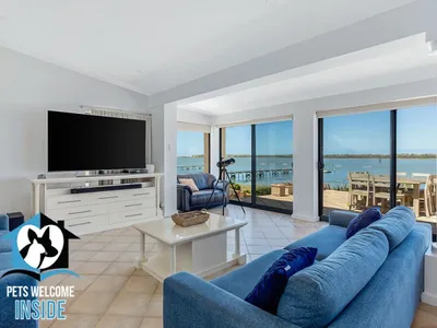 Search and Stay destination Hindmarsh Island, SA - Australia from AU$ 399. Absolute Water Frontage w/ Jetty + Boat Ramp