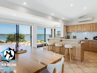 Search and Stay destination Hindmarsh Island, SA - Australia from AU$ 399. Absolute Water Frontage w/ Jetty + Boat Ramp