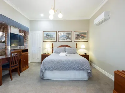 Search and Stay destination Victoria Park, WA - Australia from AU$ 185. Durham Lodge Bed and Breakfast Queen Room