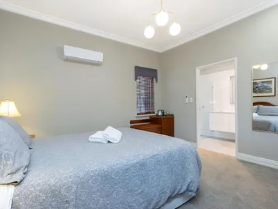 Search and Stay destination Victoria Park, WA - Australia from AU$ 185. Durham Lodge Bed and Breakfast Queen Room
