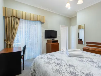 Search and Stay destination Victoria Park, WA - Australia from AU$ 185. Durham Lodge Bed & Breakfast  Deluxe Queen Room