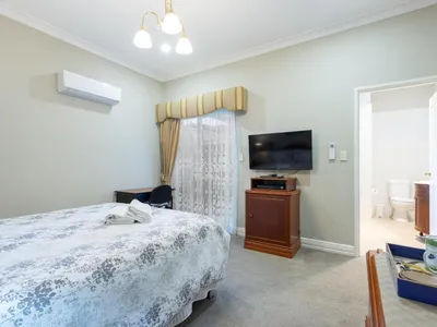 Search and Stay destination Victoria Park, WA - Australia from AU$ 185. Durham Lodge Bed & Breakfast  Deluxe Queen Room