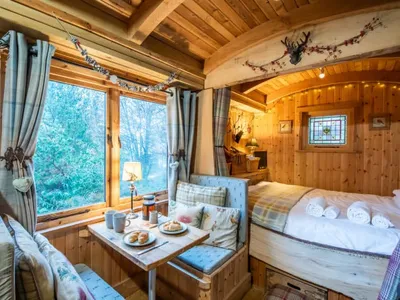 Search and Stay destination Balnain, Scotland - United Kingdom from AU$ 301. Shepherds Hut