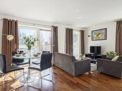 Search and Stay destination London, England - United Kingdom from AU$ 413. Shoreditch Square, Hoxton