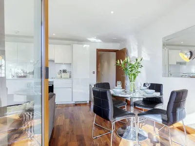 Search and Stay destination London, England - United Kingdom from AU$ 413. Shoreditch Square, Hoxton